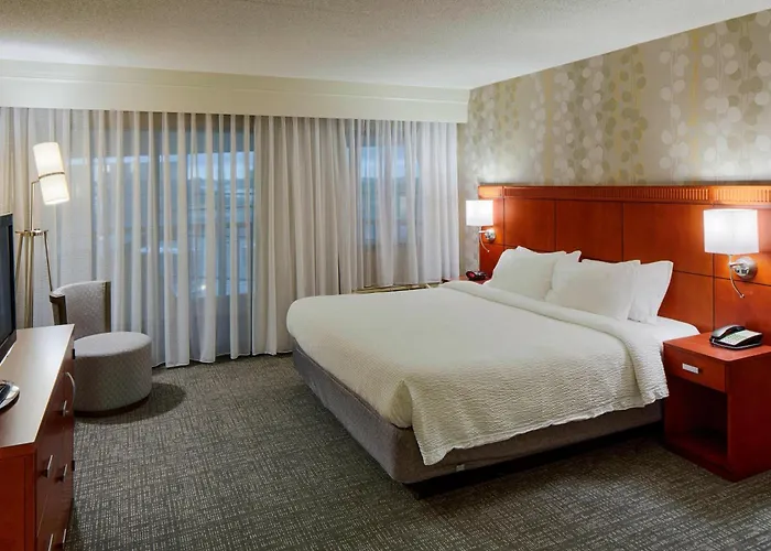 Courtyard By Marriott West/hilliard Hotel 3*