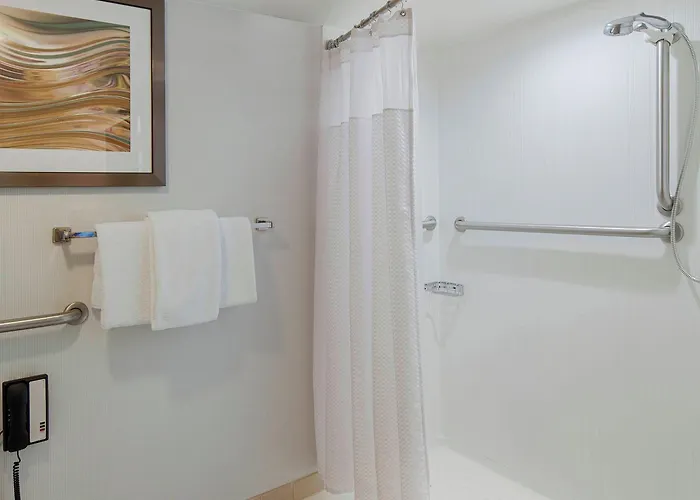 Courtyard By Marriott West/hilliard 3*